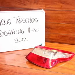 Foco trasero derecho donfeng A-30 año:2012