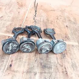 4 pistones con sus bielas Fiat fiorino 1.3 faire año:2003