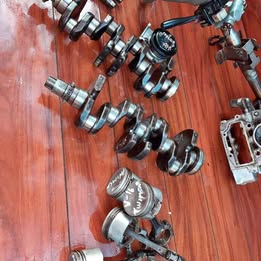 4 pistones con sus bielas originales Nissan v-16 twimcan año:2005
