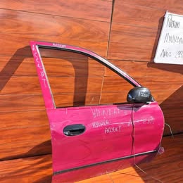 Chapa de puerta hyundai accent año:1998