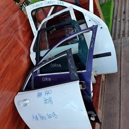 Chapa de puerta kia Río año:2018