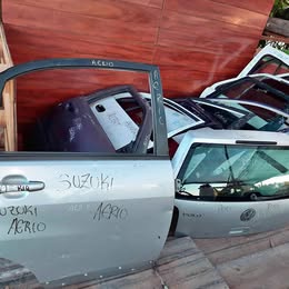 Chapa de puerta suzuki aéreo año:2005