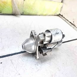 Motor de partida Nissan sentra año:2000