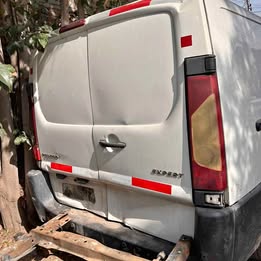 Portalon Peugeot expert año:2014
