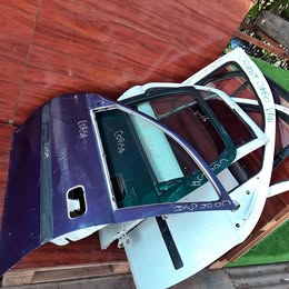 Puerta chevrolet corsa 1.6 año:2005