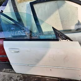 Puerta completa subaru legacy año:2002