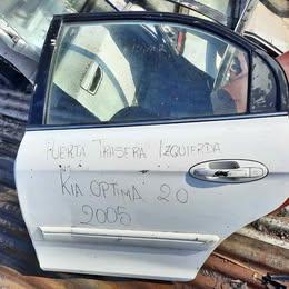 Puerta izquierda trasera kia óptima año:2005