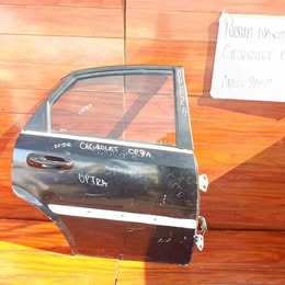 Puerta pelada chevrolet optra año:2004