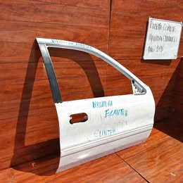 Puerta pelada hyundai elantra año:1996