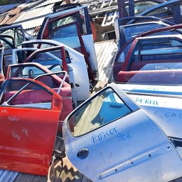 Puerta Peugeot 206 año:2005