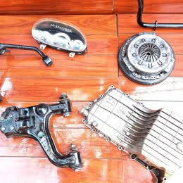 Tapa cárter mahindra genio año:2013