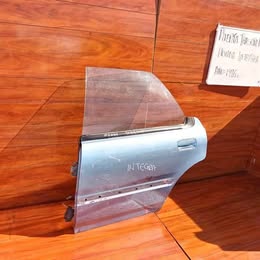 Vidrio de puerta honda integra año:1996