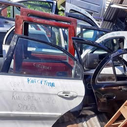 Vidrio de puerta trasera kia óptima año:2005