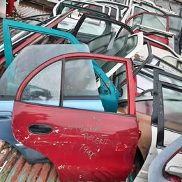 Vidrio puerta hyundai accent año:1998