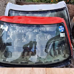 Vidrio trasero Nissan v-16 twimcan año:1994-2009