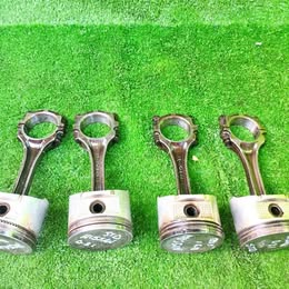 4 pistones con sus bielas Nissan d-21 2.4 año:1999