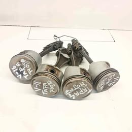 4 pistones con sus bielas Nissan v-16 tapa Roja año:1994