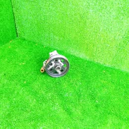 Bomba de dirección Ford fiesta año:2004