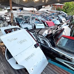 Chapa de puerta Peugeot partner año:2005