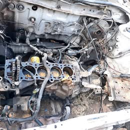 Emzable Nissan v-16 twimcan año:2000