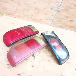 Foco trasero Nissan v-16 twimcan año:2000