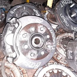 Masa-muñón hyundai accent año:1999