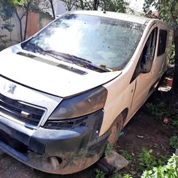 Masa-muñón Peugeot expert año:2014