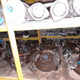 Masa-muñón Peugeot partner 1.9 año:2007