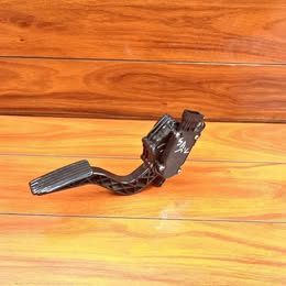 pedal-de-aceleracion-chevrolet-sail-1-4-classic-ano-2011-2015-FB1131600399031610.jpg Pedal de aceleración chevrolet sail 1.4 classic año:2011-2015