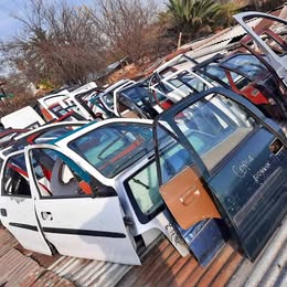 Puerta chevrolet corsa 1.6 año:2003