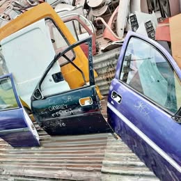 Puerta chevrolet corsa 1.6 año:2004