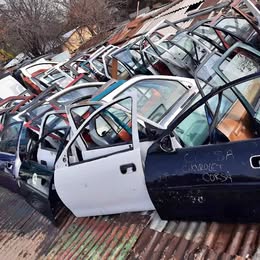 Puerta chevrolet corsa 1.6 año:2005