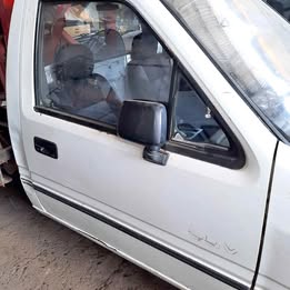 Puerta chevrolet luv 2.3 año:1996