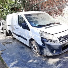 Puerta copiloto Peugeot expert año:2014