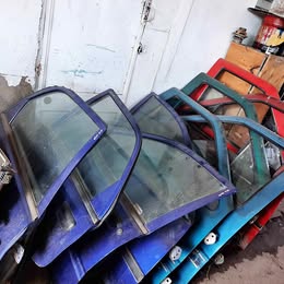 Puerta kia avella año:1998