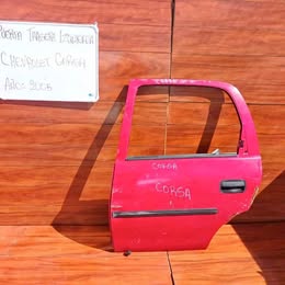 Puerta pelada chevrolet corsa 1.6 año:2006