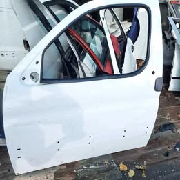 Puerta Peugeot parter 1.9 año:2007
