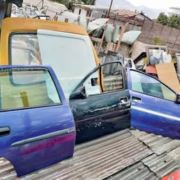 Puerta trasera chevrolet corsa 1.6 año:2004