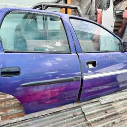 Puerta trasera chevrolet corsa 1.6 año:2004