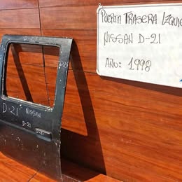 Puerta trasera Nissan d-21 año:1998