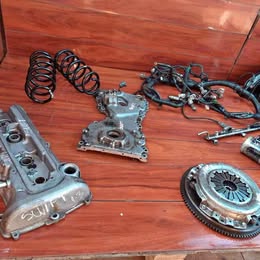 Tapa de válvulas suzuki Swift año:2009