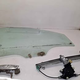 Vidrio de puerta kia Río jb año:2009