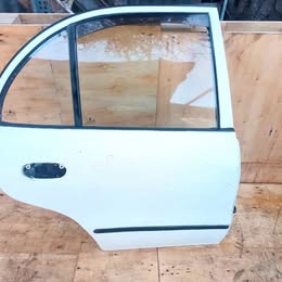 Vidrio puerta hyundai accent año:1998