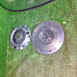 Volante de inercia con su prensa kia Río año:2003