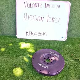 Volante de inercia Nissan bersa año:2015