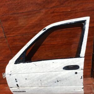 Puerta Izquierda Nissan V16 2005