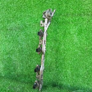 Riel con Inyectores Nissan V16 2003