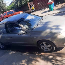 4 llantas con sus neumáticos (originales )Samsung sm3 año:2014