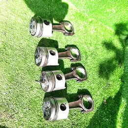 4 pistones con sus bielas Peugeot partner 1.9 año:2005