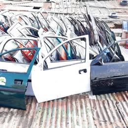 Chapa de puerta chevrolet corsa 1.6 año:2006